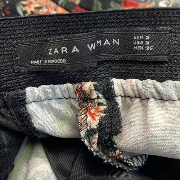 Zara Black Floral High Rise Pull On Tapered Ankle Pants Size Small - Picture 7 of 13